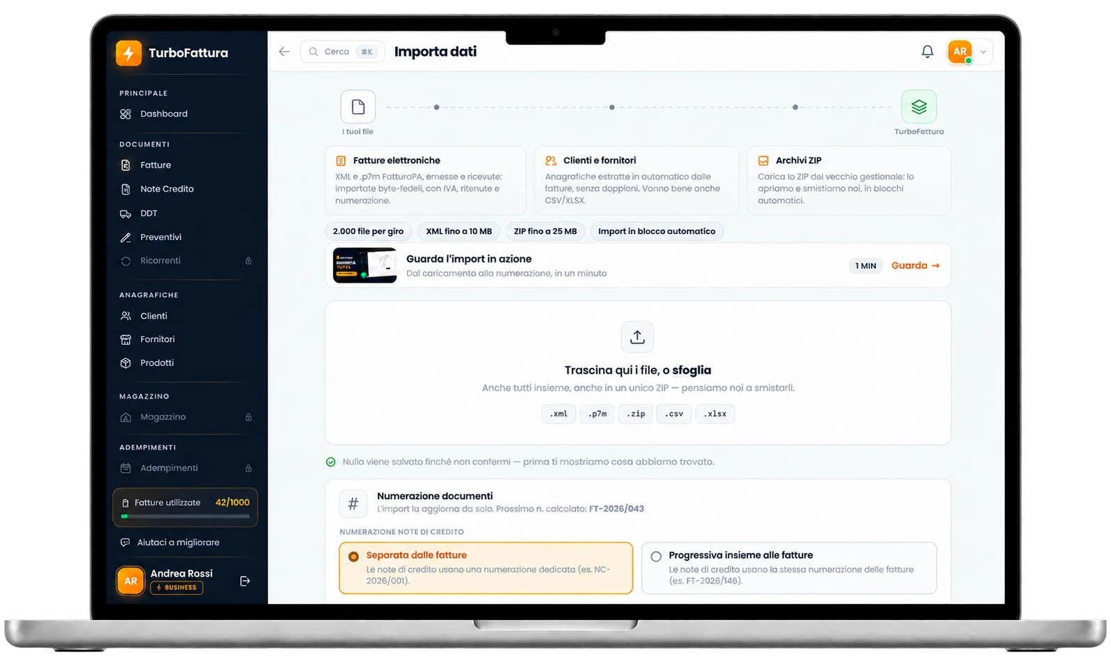 La pagina Importa dati di TurboFattura su MacBook: fatture XML e p7m, anagrafiche, archivi ZIP, area di caricamento e numerazione dei documenti